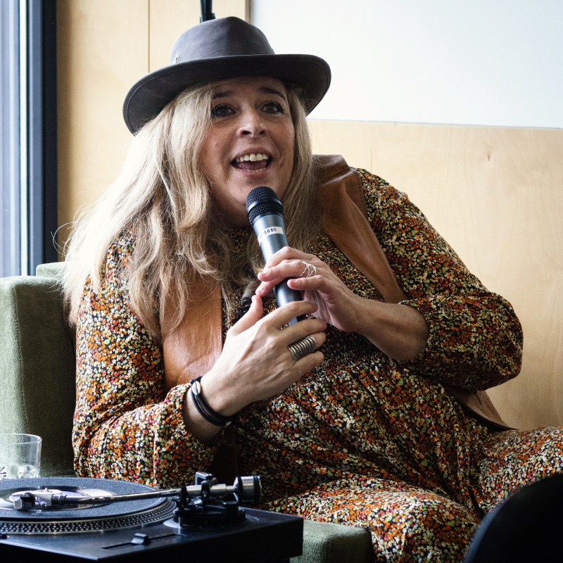 Escuta Ativa | Paula Vieira