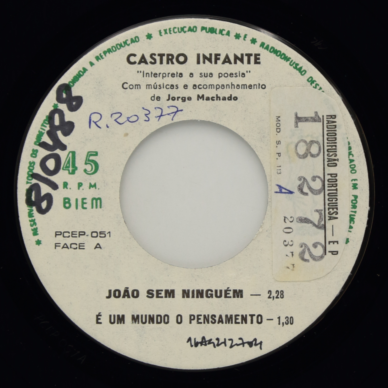 Castro Infante interpreta a sua poesia